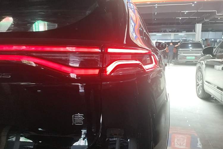 Used BYD Tang 2021 2.0T Automatic Flagship Edition Right Rear Taillight