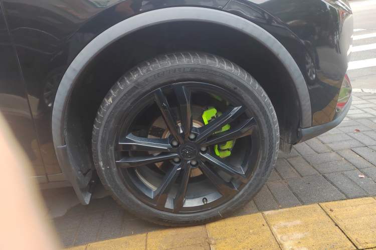 Used BYD Tang 2021 2.0T Automatic Flagship Edition Right Rear Wheel Hub