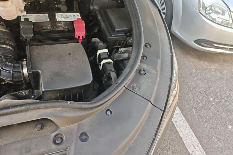 Used BYD Tang 2021 2.0T Automatic Flagship Edition Engine Bay Left