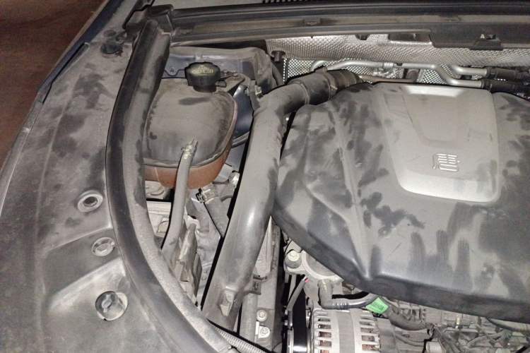 Used BYD Tang 2021 2.0T Automatic Flagship Edition Engine Bay Right