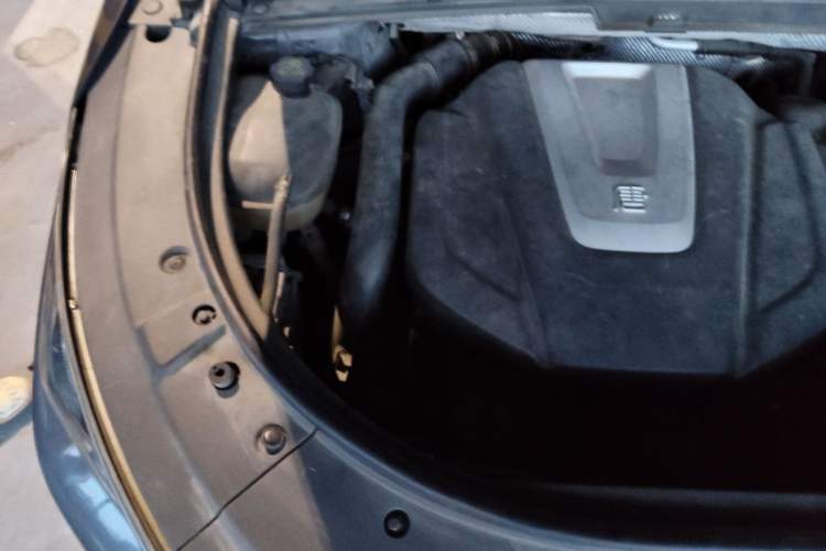 Used BYD Tang 2021 2.0T Automatic Flagship Edition Engine Bay Right