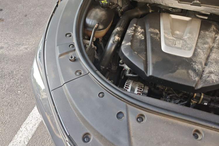 Used BYD Tang 2021 2.0T Automatic Flagship Edition Engine Bay Right