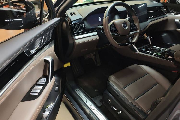 Used BYD Tang 2021 2.0T Automatic Flagship Edition Interior 3
