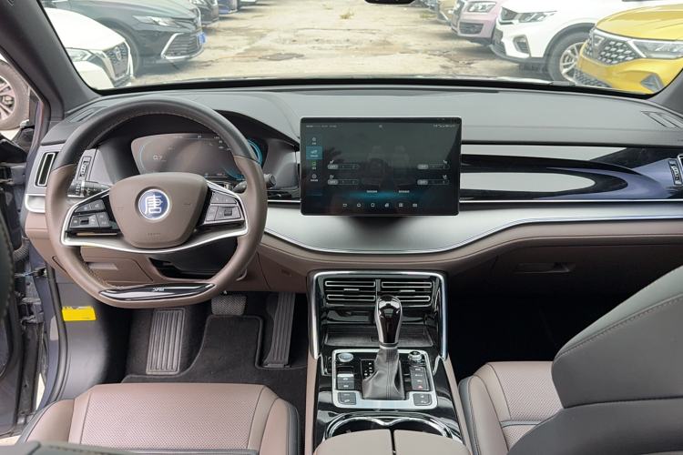 Used BYD Tang 2021 2.0T Automatic Flagship Edition Interior 3
