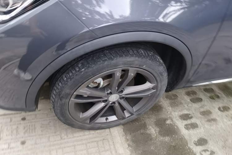 Used BYD Tang 2021 2.0T Automatic Flagship Edition Left Front Wheel Hub