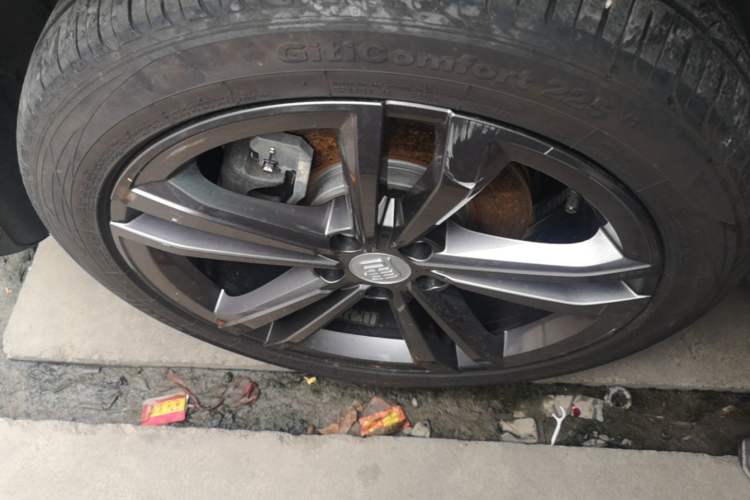 Used BYD Tang 2021 2.0T Automatic Flagship Edition Left Front Wheel Hub