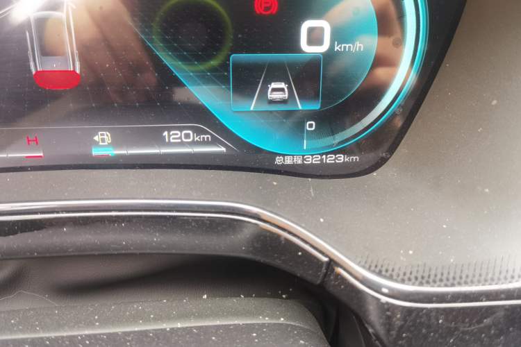 Used BYD Tang 2021 2.0T Automatic Flagship Edition Odometer Close Up