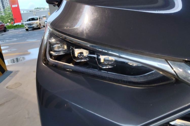 Used BYD Tang 2021 2.0T Automatic Flagship Edition Right Front Headlight