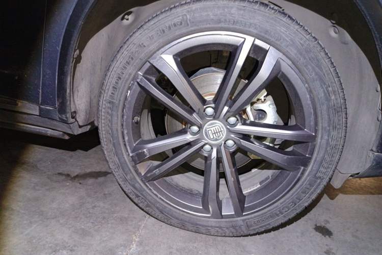 Used BYD Tang 2021 2.0T Automatic Flagship Edition Right Front Wheel Hub