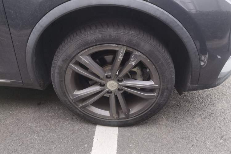 Used BYD Tang 2021 2.0T Automatic Flagship Edition Right Front Wheel Hub