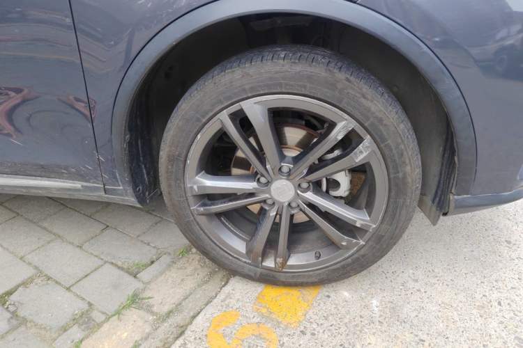 Used BYD Tang 2021 2.0T Automatic Flagship Edition Right Front Wheel Hub