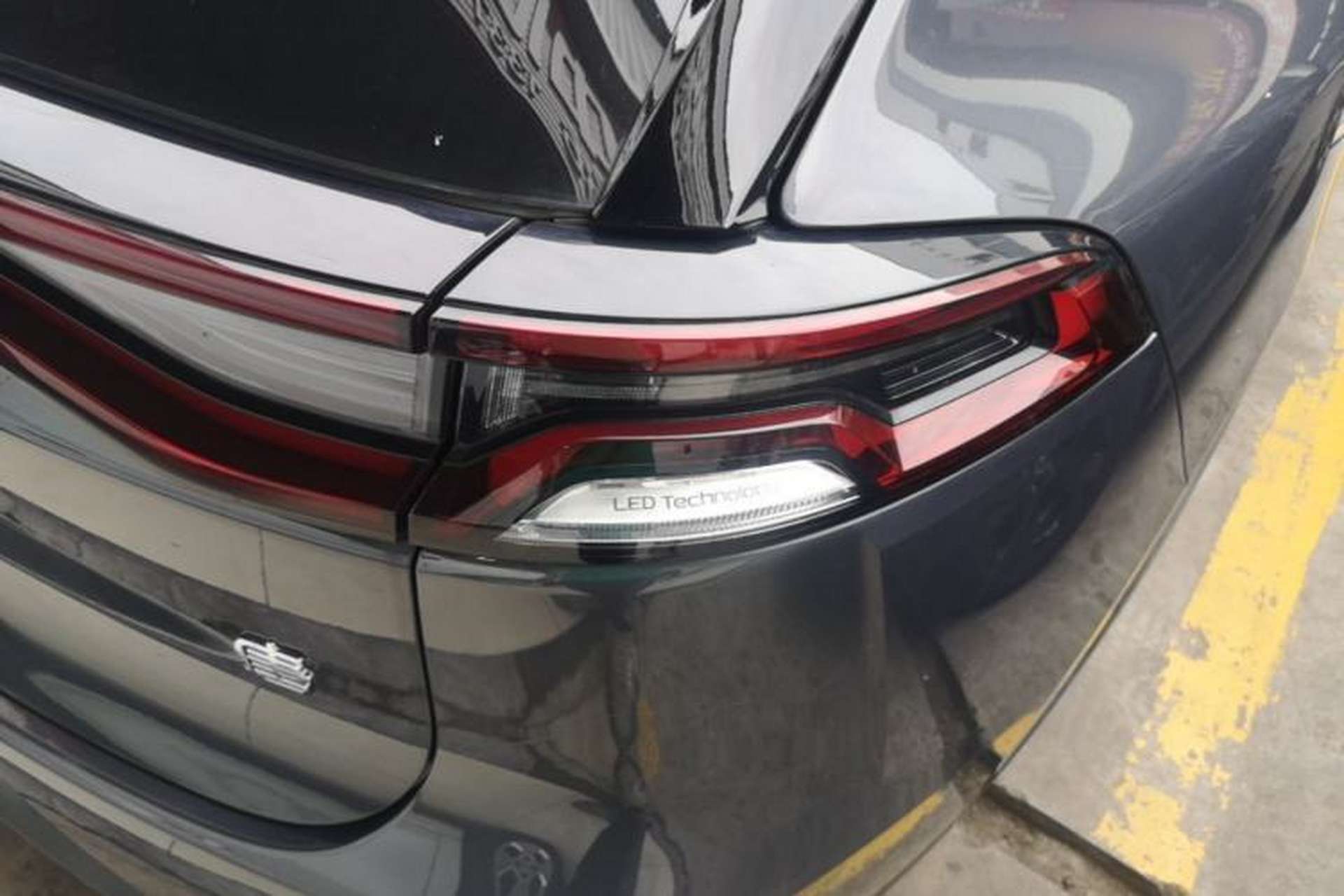 Used BYD Tang 2021 2.0T Automatic Flagship Edition Right Rear Taillight