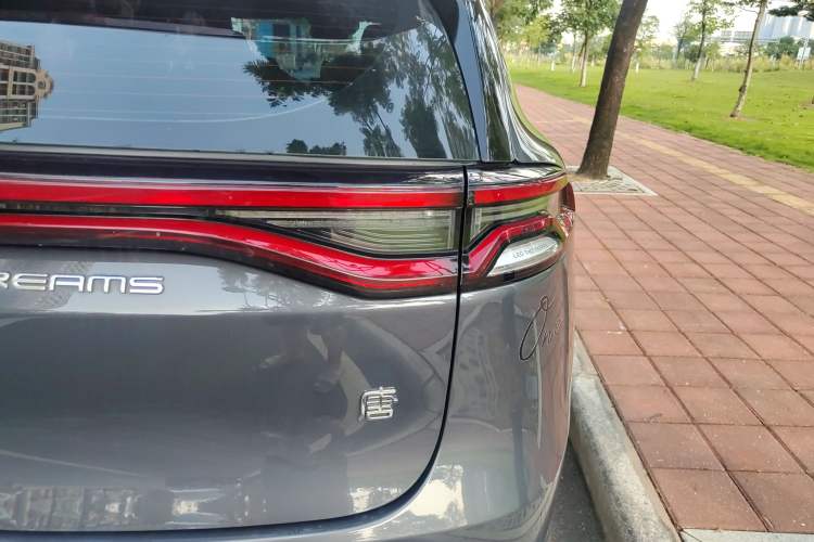 Used BYD Tang 2021 2.0T Automatic Flagship Edition Right Rear Taillight