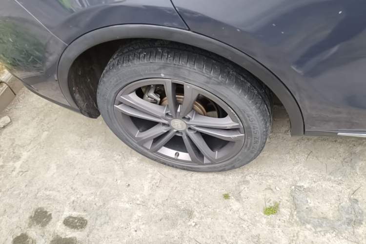 Used BYD Tang 2021 2.0T Automatic Flagship Edition Right Rear Wheel Hub