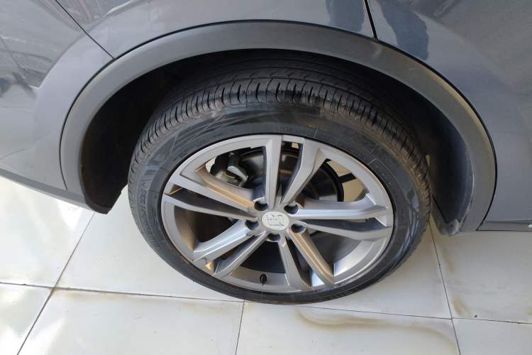 Used BYD Tang 2021 2.0T Automatic Flagship Edition Right Rear Wheel Hub