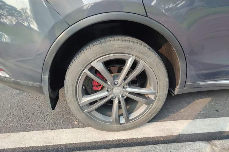 Used BYD Tang 2021 2.0T Automatic Flagship Edition Right Rear Wheel Hub