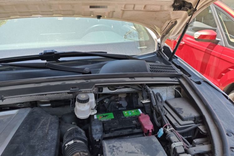 Used BYD Tang 2021 2.0T Automatic Flagship Edition Engine Bay Left