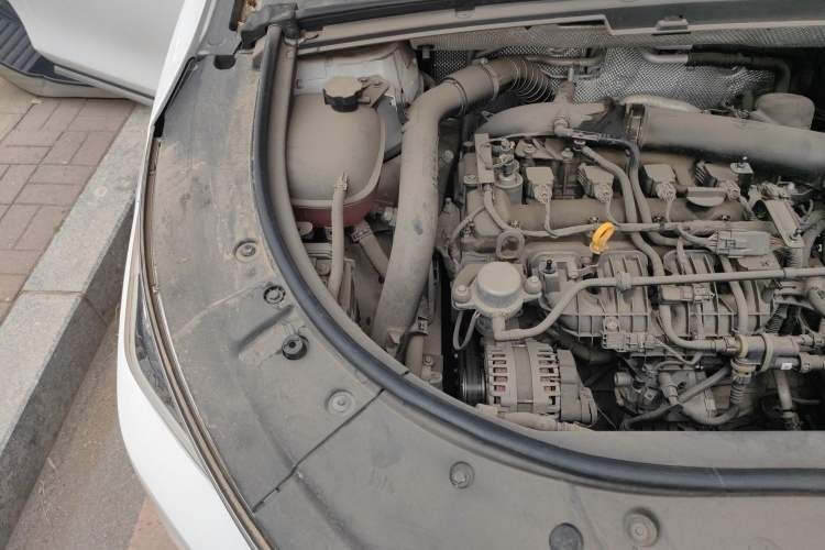 Used BYD Tang 2021 2.0T Automatic Flagship Edition Engine Bay Right