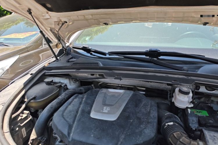 Used BYD Tang 2021 2.0T Automatic Flagship Edition Engine Bay Right