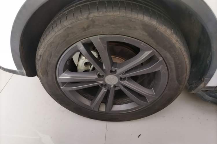 Used BYD Tang 2021 2.0T Automatic Flagship Edition Left Front Wheel Hub