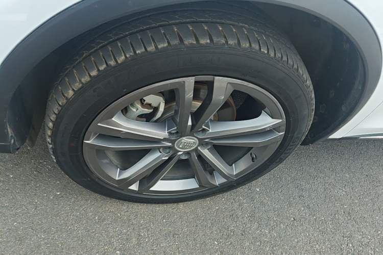 Used BYD Tang 2021 2.0T Automatic Flagship Edition Left Front Wheel Hub