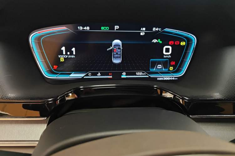 Used BYD Tang 2021 2.0T Automatic Flagship Edition Odometer Close Up