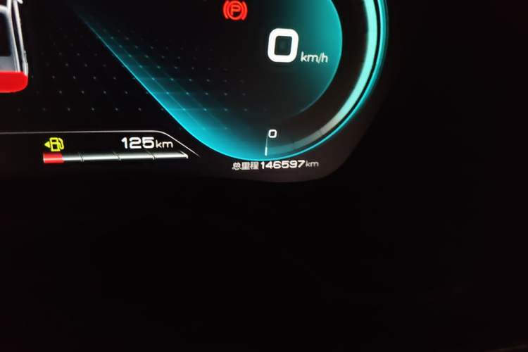 Used BYD Tang 2021 2.0T Automatic Flagship Edition Odometer Close Up