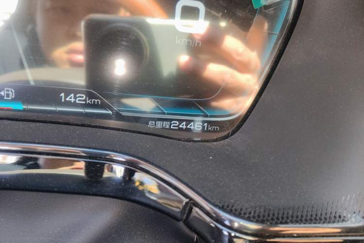 Used BYD Tang 2021 2.0T Automatic Flagship Edition Odometer Close Up
