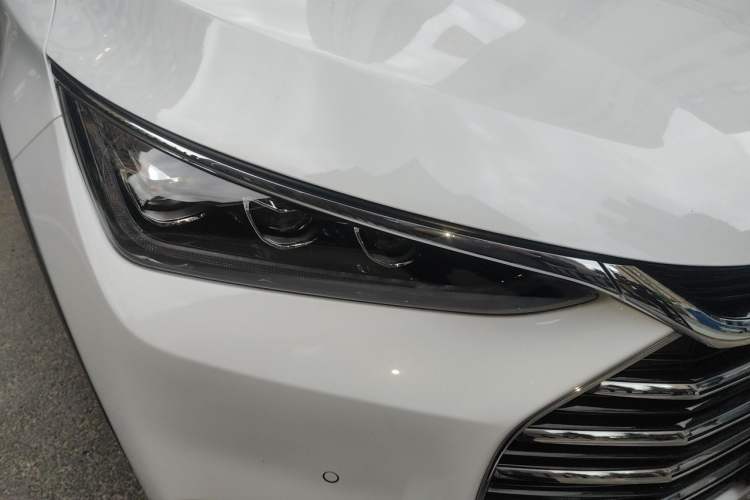 Used BYD Tang 2021 2.0T Automatic Flagship Edition Right Front Headlight