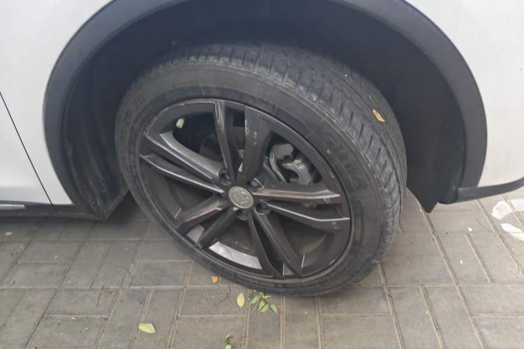 Used BYD Tang 2021 2.0T Automatic Flagship Edition Right Front Wheel Hub