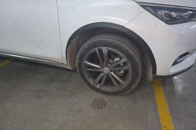 Used BYD Tang 2021 2.0T Automatic Flagship Edition Right Front Wheel Hub