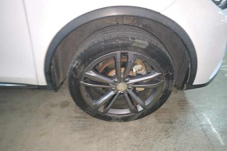Used BYD Tang 2021 2.0T Automatic Flagship Edition Right Front Wheel Hub