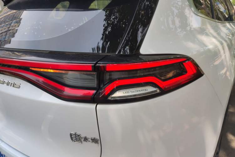 Used BYD Tang 2021 2.0T Automatic Flagship Edition Right Rear Taillight