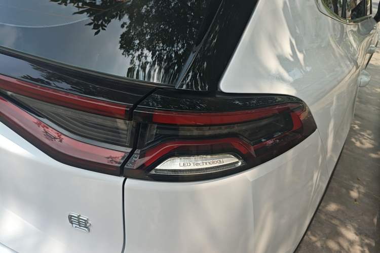 Used BYD Tang 2021 2.0T Automatic Flagship Edition Right Rear Taillight