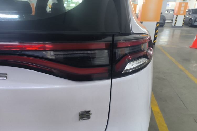 Used BYD Tang 2021 2.0T Automatic Flagship Edition Right Rear Taillight