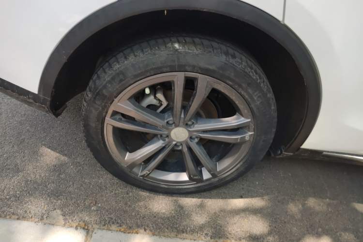 Used BYD Tang 2021 2.0T Automatic Flagship Edition Right Rear Wheel Hub