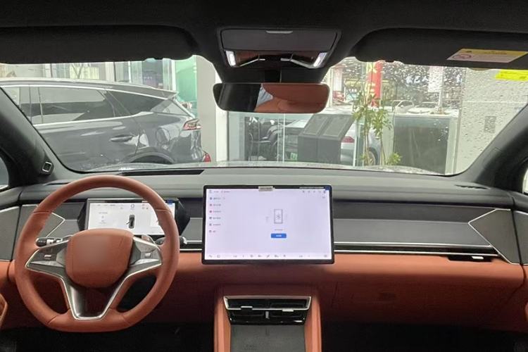 Used BYD Tang L 2025 EV 600KM All-Wheel-Drive LiDAR Flagship Model Audio And AC Panel