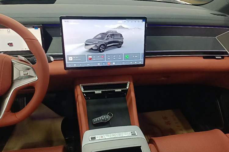 Used BYD Tang L 2025 DM 175KM Drone Player Edition Audio And AC Panel