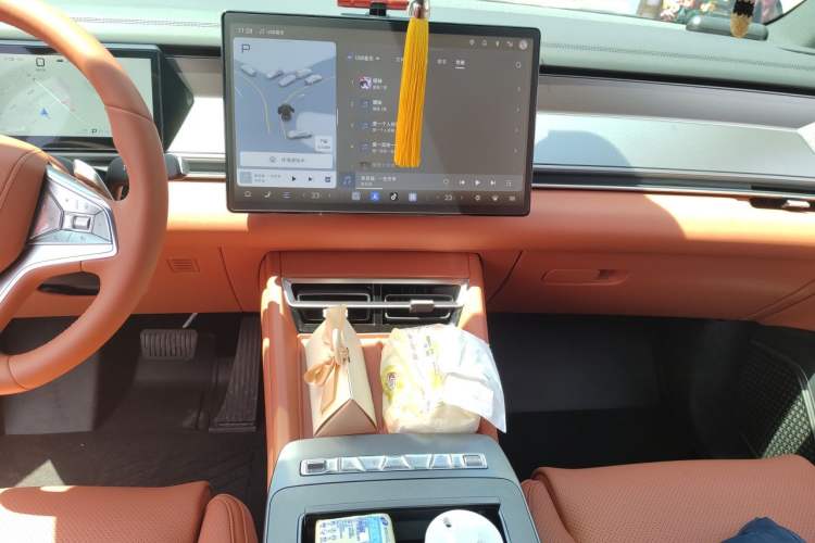 Used BYD Tang L 2025 DM 200KM Four-Wheel Drive LiDAR Flagship Model Audio And AC Panel