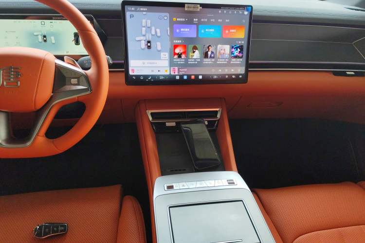 Used BYD Tang L 2025 DM 175KM Drone Player Edition Audio And AC Panel