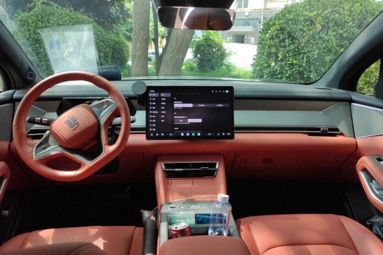 Used BYD Tang L 2025 EV with 670 km Range LiDAR and Premium Features Center Console