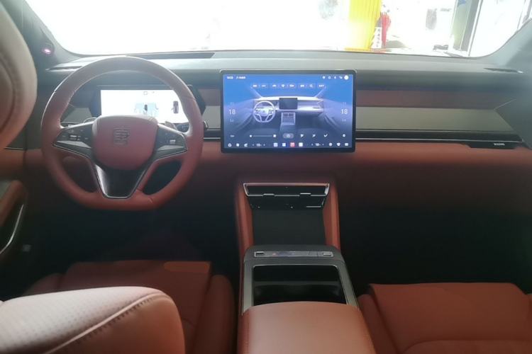 Used BYD Tang L 2025 DM 215KM LiDAR Flagship Model Center Console