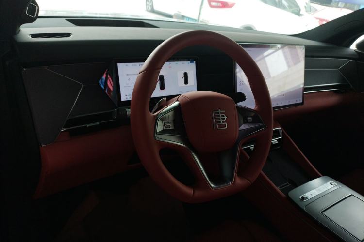 Used BYD Tang L 2025 DM 175KM Drone Player Edition Center Console