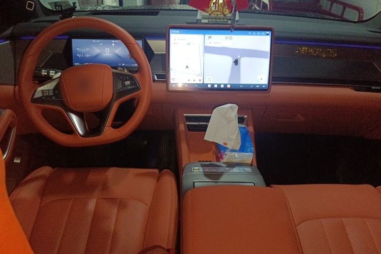 Used BYD Tang L 2025 DM 200KM Four-Wheel Drive LiDAR Flagship Model Center Console