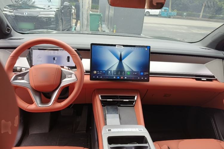 Used BYD Tang L 2025 EV with 670 km Range LiDAR and Premium Features Center Console