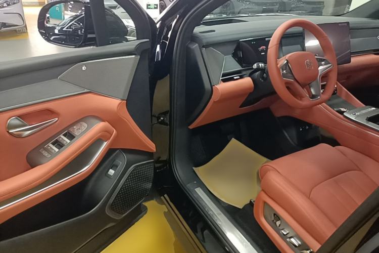 Used BYD Tang L 2025 DM 175KM Drone Player Edition Driver Seat