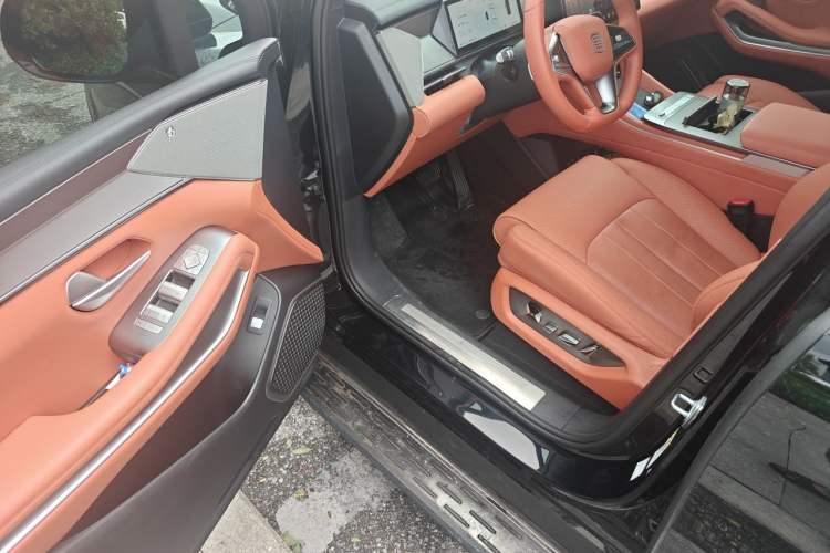 Used BYD Tang L 2025 DM 200KM Four-Wheel Drive LiDAR Flagship Model Driver Seat