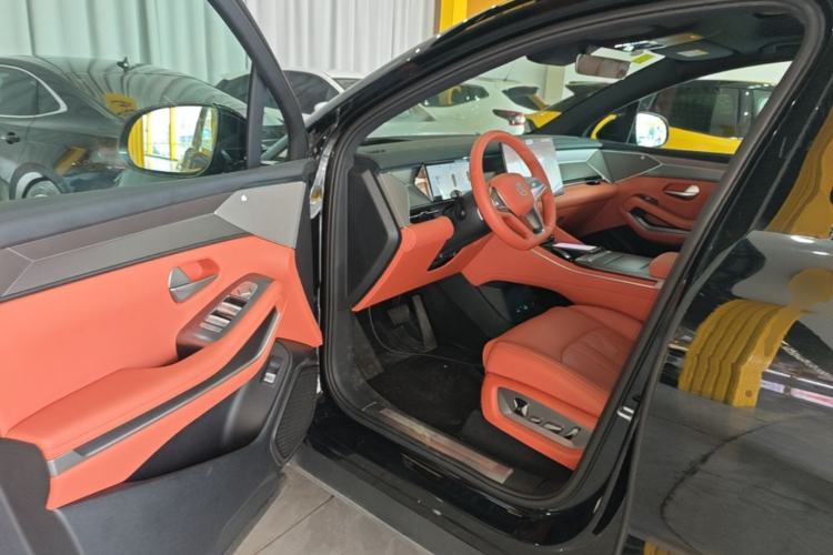 Used BYD Tang L 2025 DM 200KM Four-Wheel Drive LiDAR Flagship Model Driver Seat