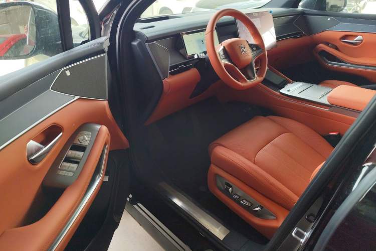 Used BYD Tang L 2025 DM 175KM Drone Player Edition Driver Seat