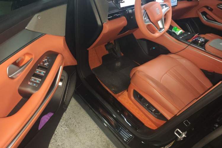 Used BYD Tang L 2025 DM 215KM LiDAR Flagship Model Driver Seat